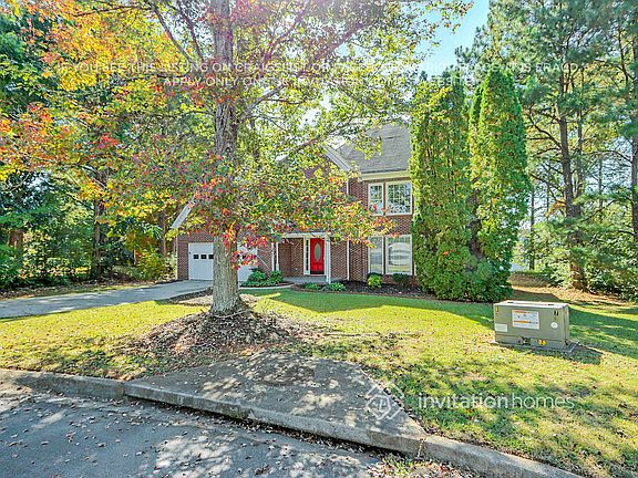 3rd image of 101 Brandon Ct
