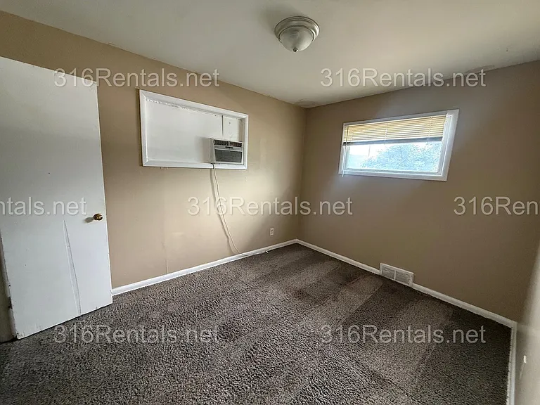 2939 S Hydraulic Ave — Photo 6