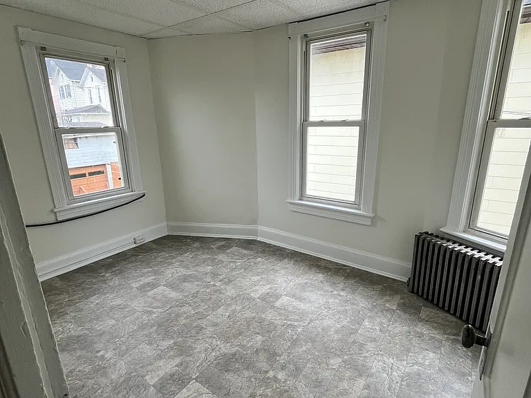 324 Broadway #1/2 — Photo 15