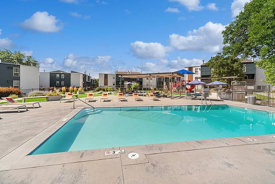 Waterfront — Photo 4
