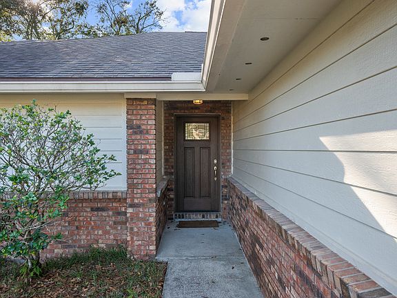 3rd image of 11846 Narrow Oak Ln N