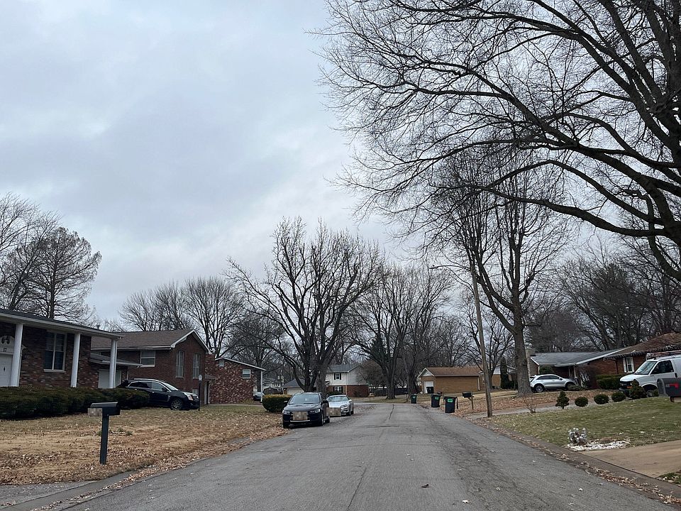 2nd image of 13 Stacy Dr