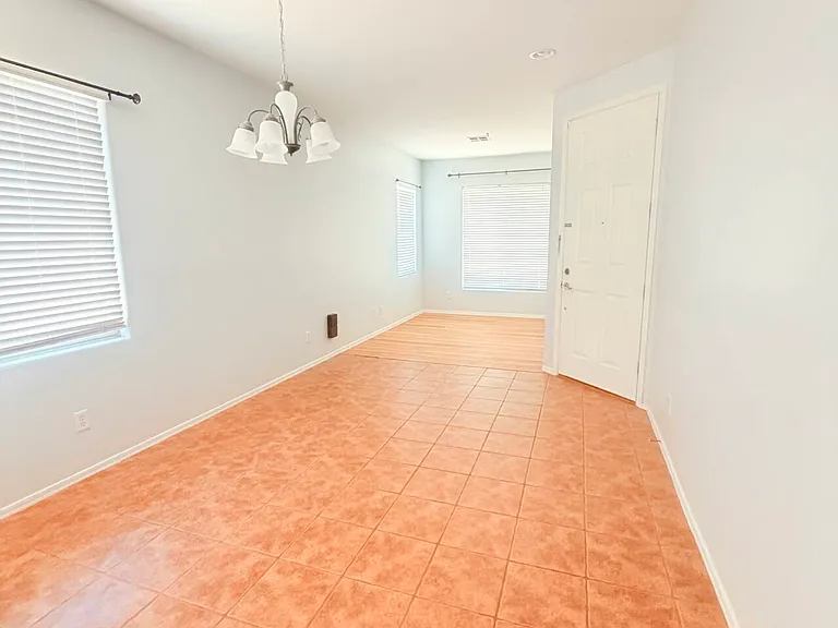3907 S Marigold Way — Photo 3