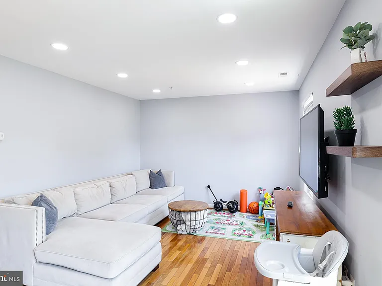 341 Creekside Commons Ct — Photo 9