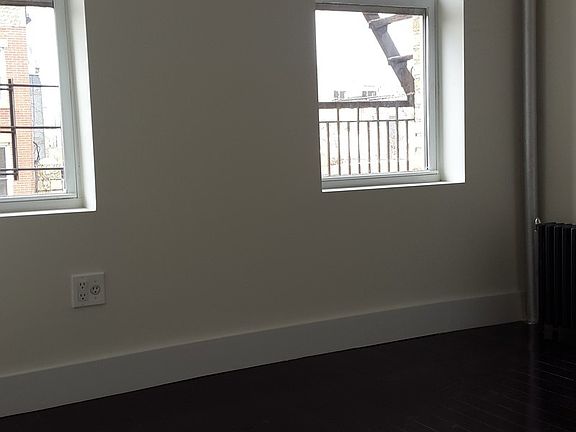 4th image of 704 Saint Marks Ave #3V