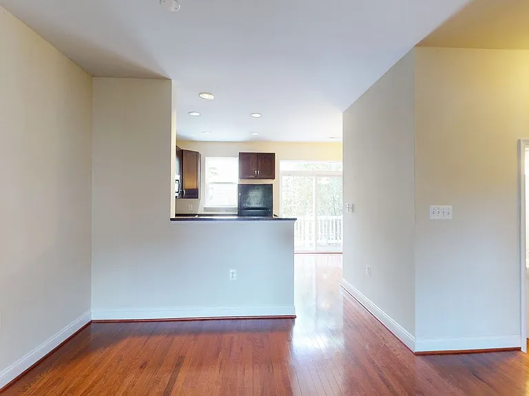 720 Barnes St NE — Photo 22