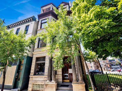 2120 N Clark St APT 2, Chicago, IL, 60614