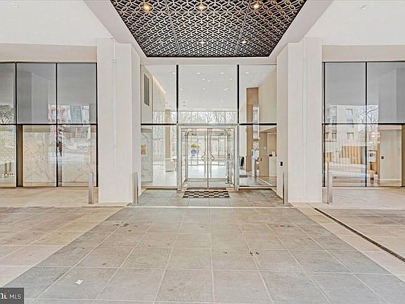 4th image of 4620 N Park Ave APT 1601E