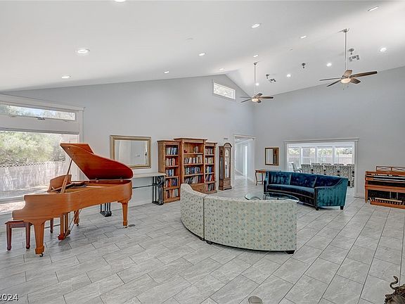 5th image of 3230 Montecito Dr