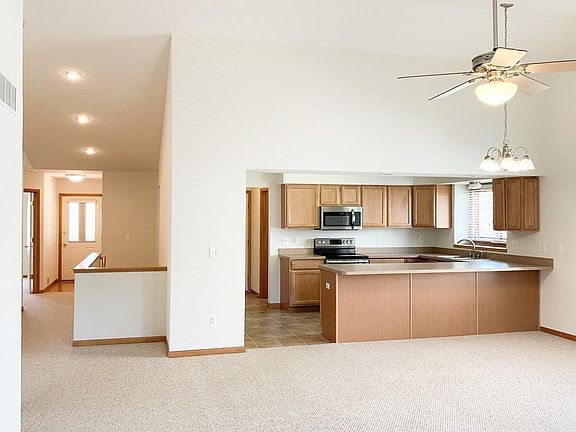 4th image of 458 Cottonwood Ln