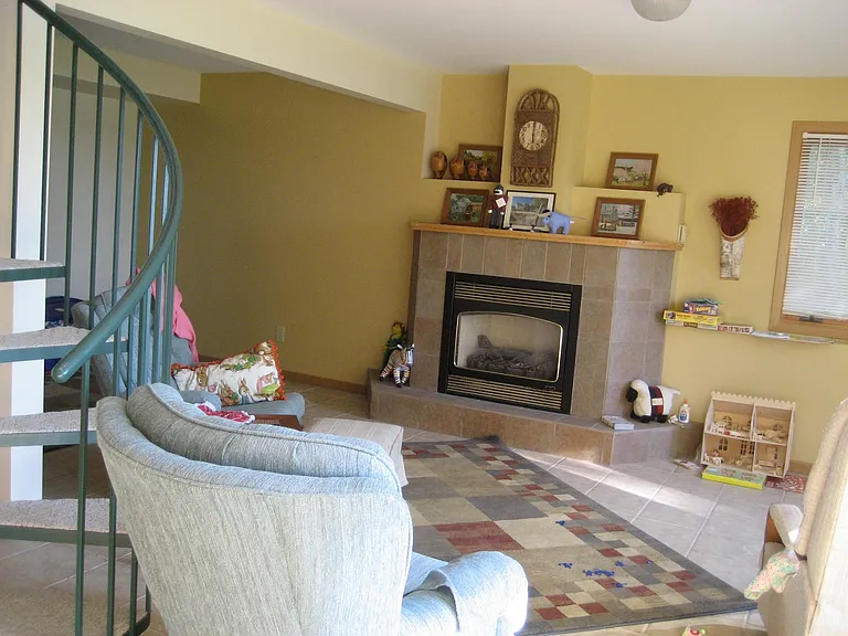 3703 Lindseth Dr NE — Photo 7