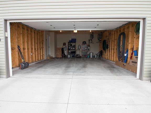 4th image of 3813 11th Ave S