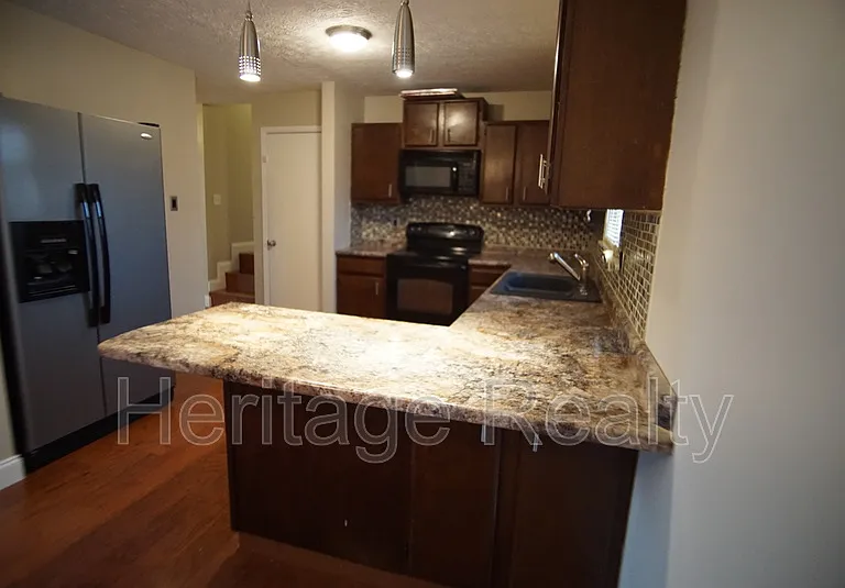 6209 Bryan Ln — Photo 9