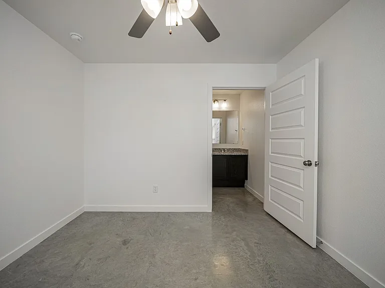 1250 Croft Ln — Photo 27