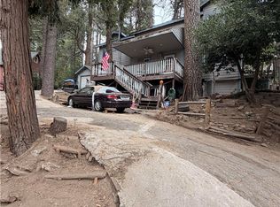 23824 Skyland Dr, Crestline, CA 92325