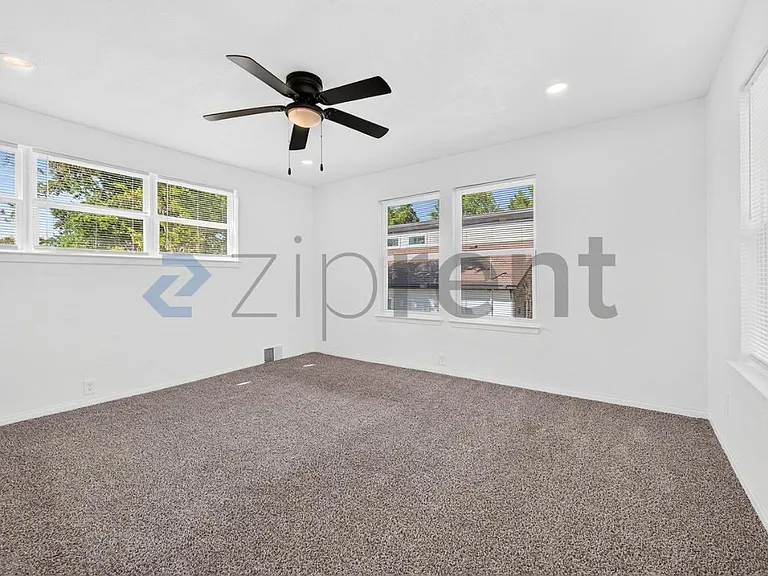 1319 Lynn Haven Ave — Photo 25