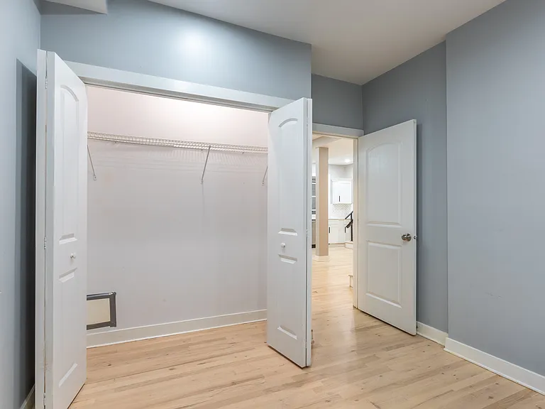 1430 N Maplewood Ave #102 — Photo 15