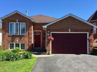 62 Peregrine Rd #1, Barrie, ON L4M6R1