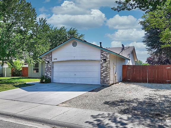 3rd image of 2490 N Victor Way