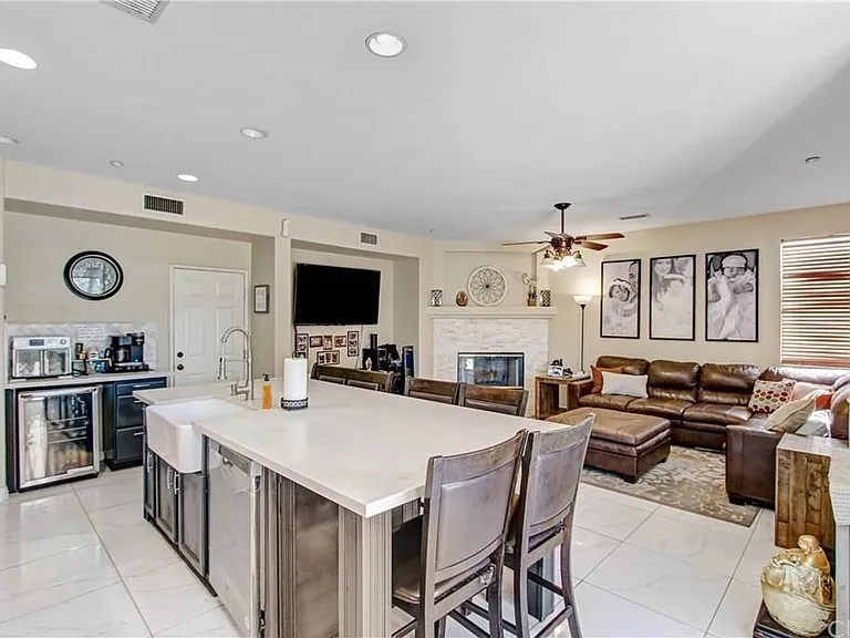 4774 Creekway Ln — Photo 9