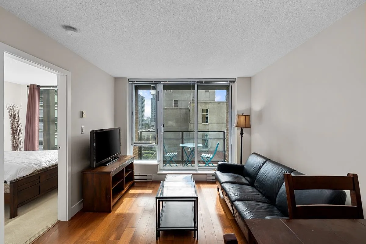 Building Photo - 1088 Richards St #620