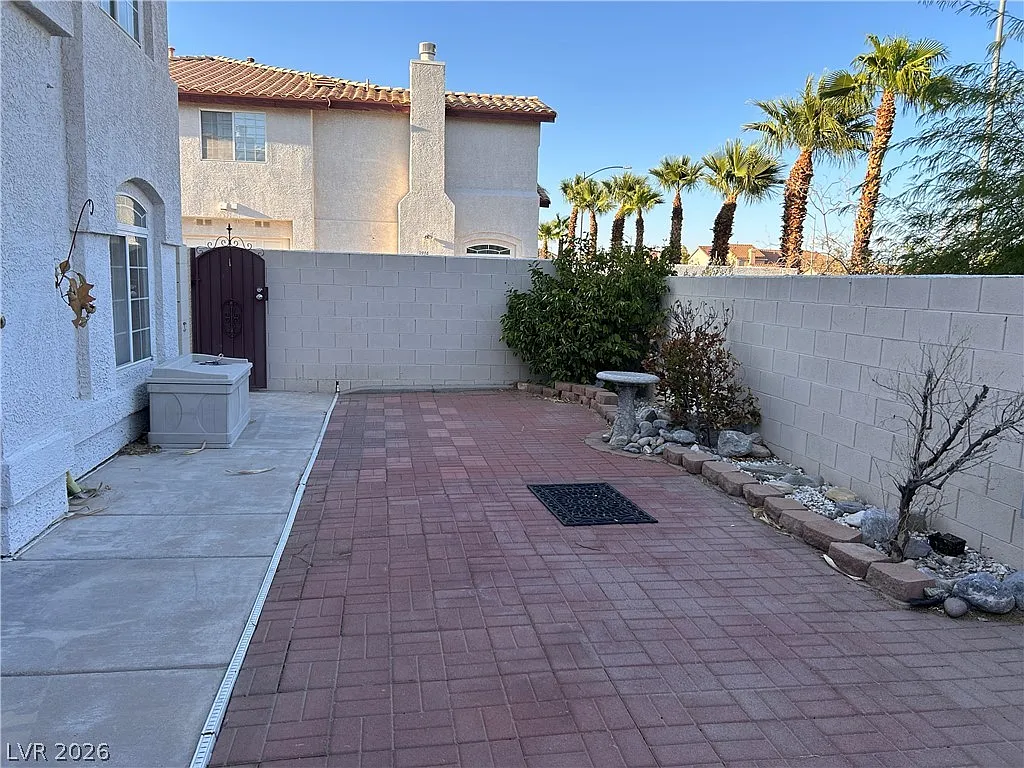 3 bed, 2.5 bath, 1457 sqft, $2,250 — Photo 3