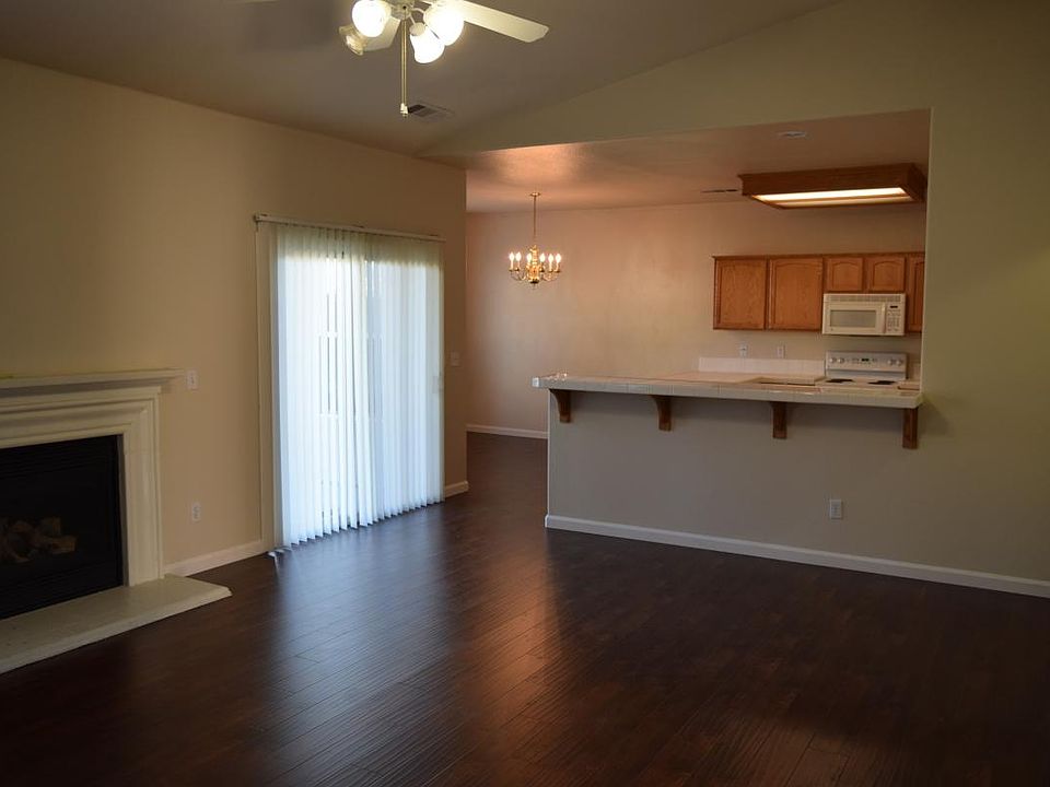 2nd image of 1627 Butternut St