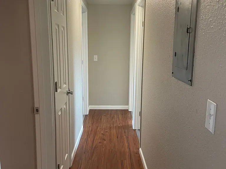 Churchill Village Apartments — Photo 123