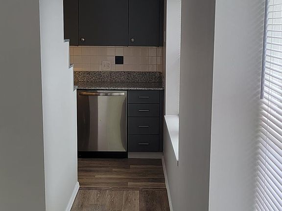 5th image of 5054 Washington Pl APT A