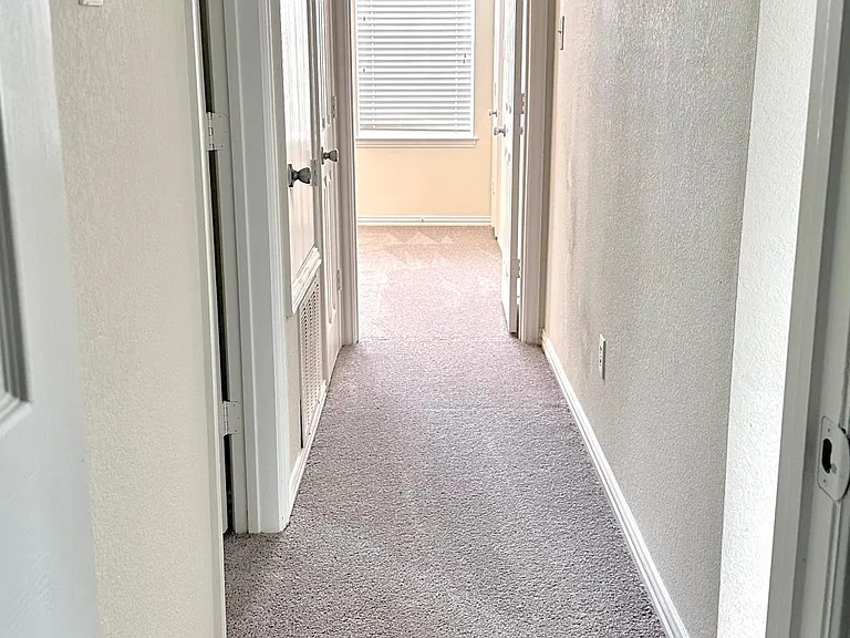1820 Kittyhawk Dr — Photo 31
