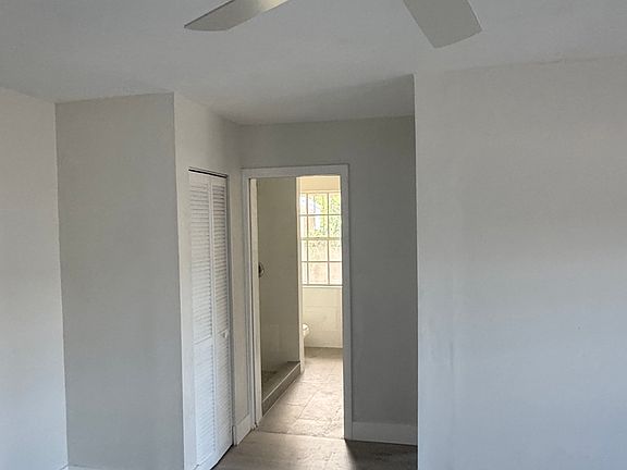 Hall to bathroom and bedroom