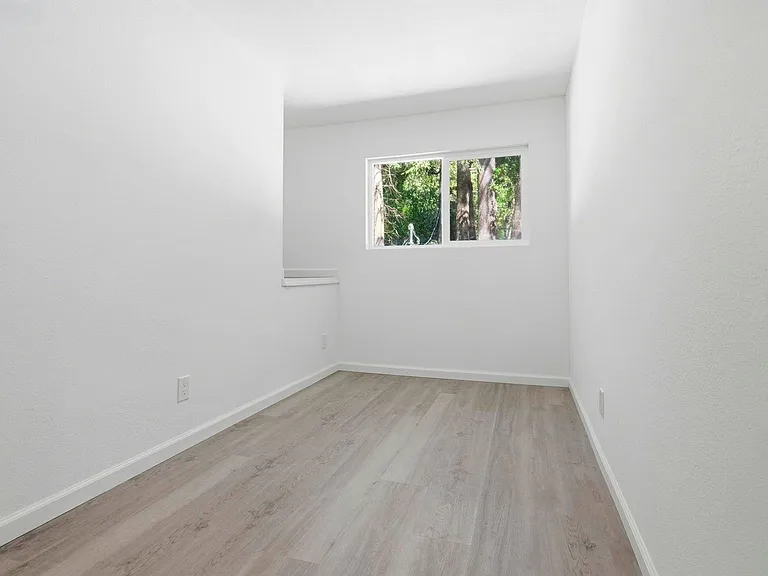 2836 Kilkare Rd — Photo 24
