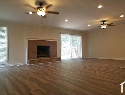 2nd image of 6166 Graceland Cir
