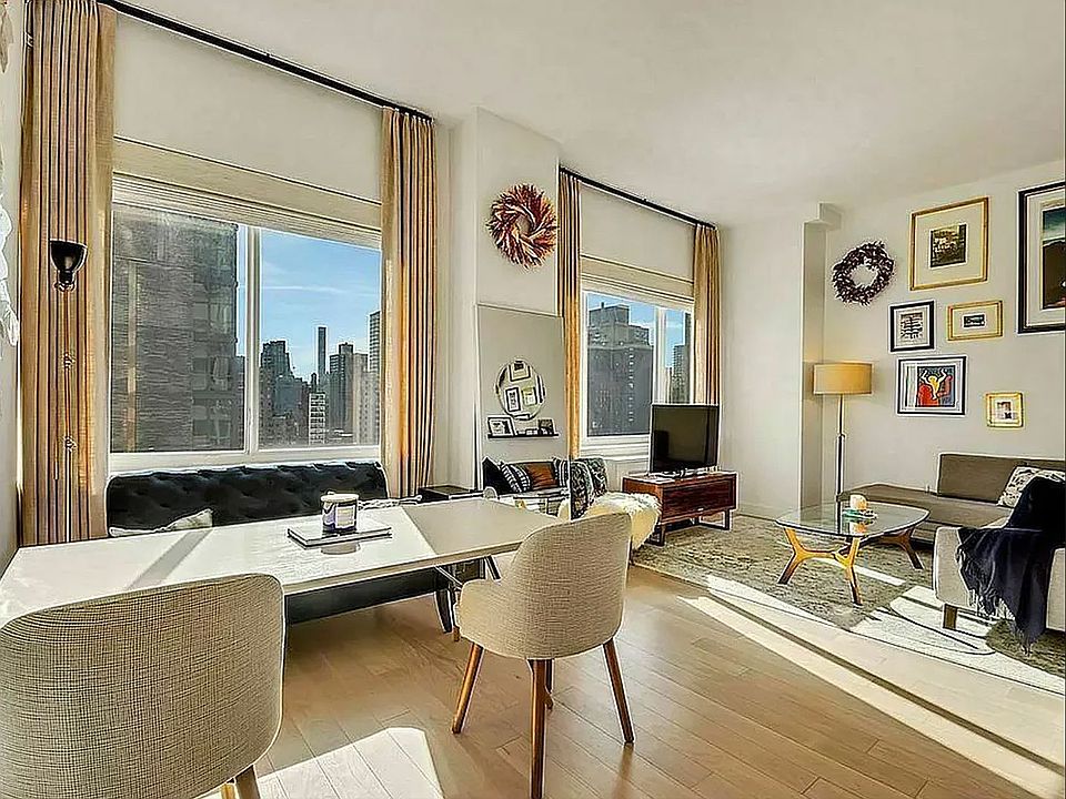 1st image of 320 W 39th St #12D