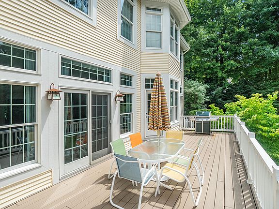 5th image of 6446 Oakridge Dr