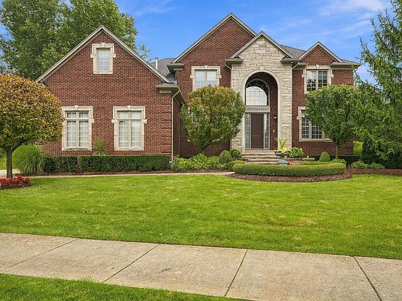 2nd image of 62578 Pond Dr