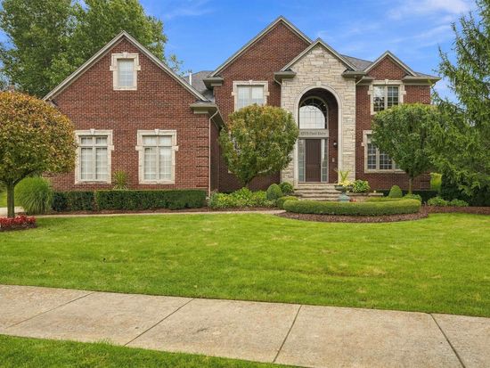 62578 Pond Dr, Washington, MI 48094