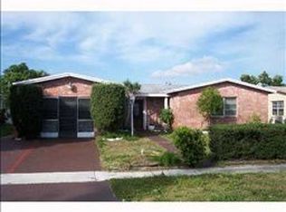 6525 SW 8th Pl, North Lauderdale, FL 33068