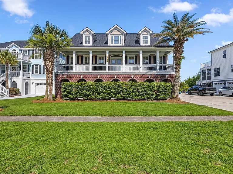 1733 Indigo Island Dr — Photo 1