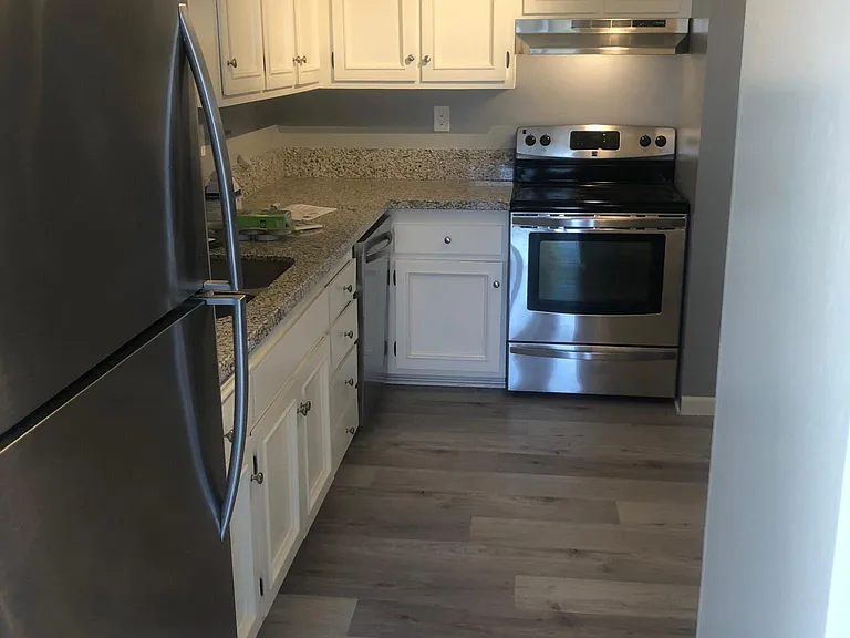 707 Colina Ln #B — Photo 4