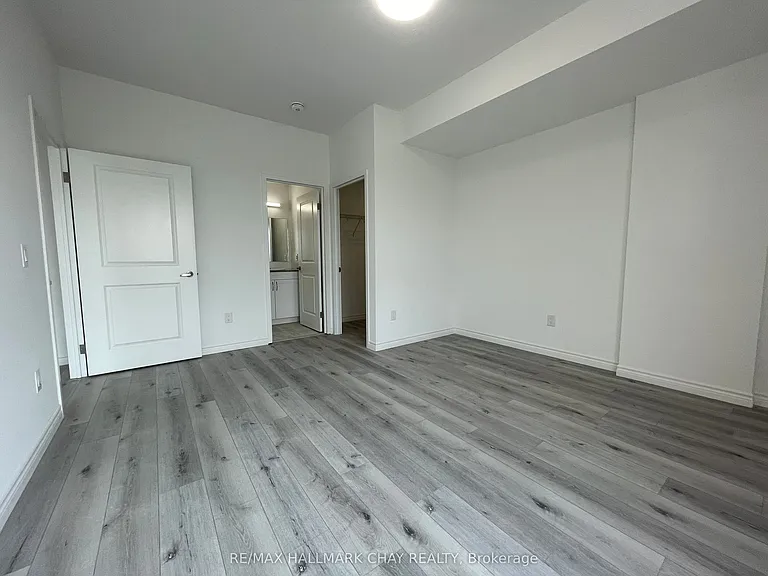 30 Hanmer St W #203 — Photo 32