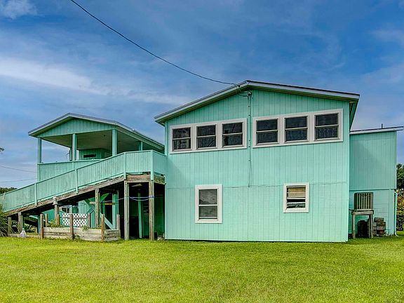 2nd image of 40088 Harbor Dr