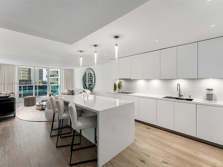2301 Collins Ave #902 — Photo 6