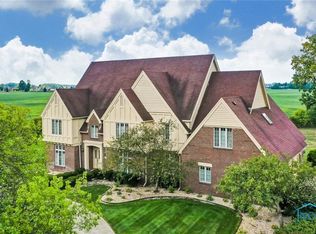 1535 Cobblestone Dr, Bowling Green, OH 43402