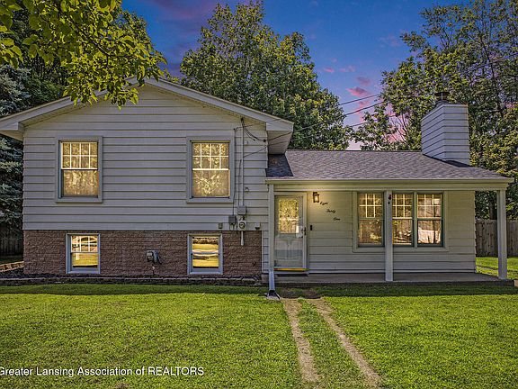 2nd image of 831 Eugenia Dr