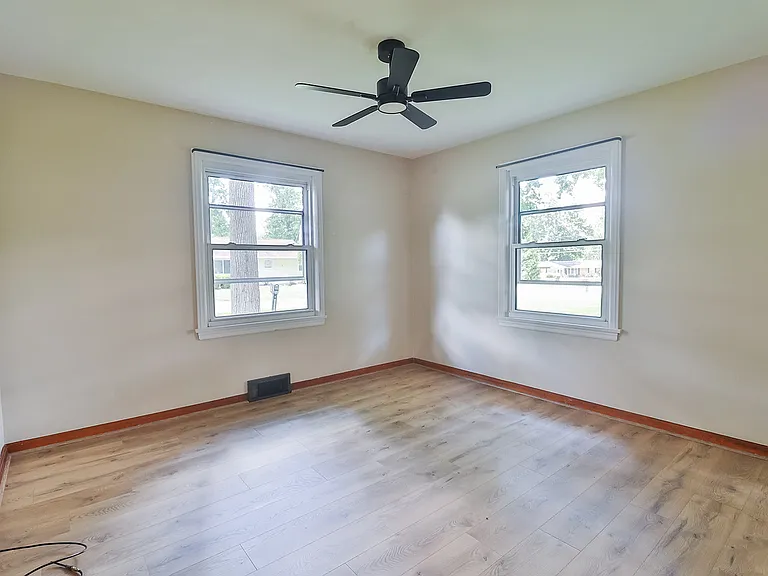 1930 Sara Lee Ave — Photo 5