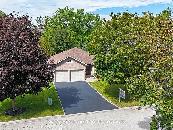 2nd image of 10 Brent Rd