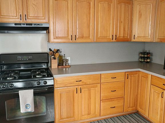 4th image of 200 N Woodbridge St