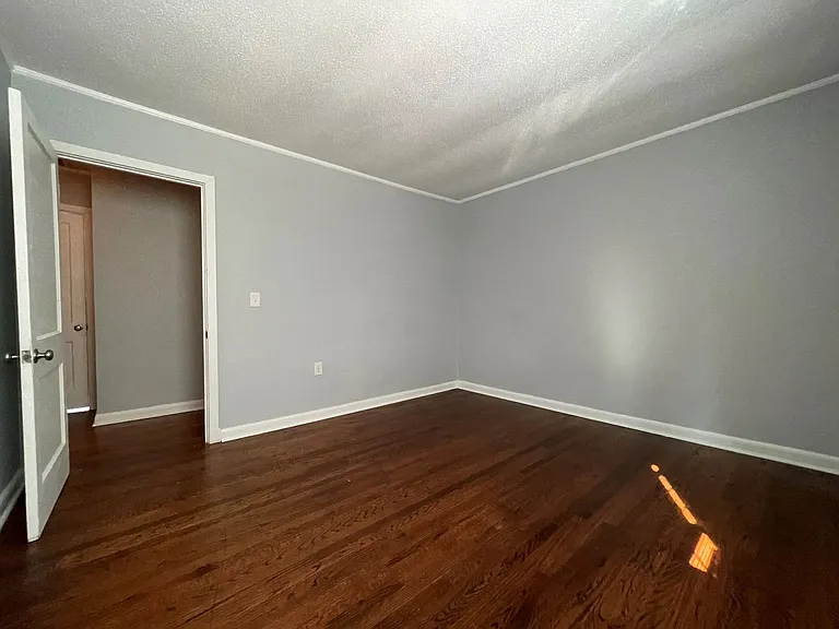 Dolphin Apartments — Photo 16