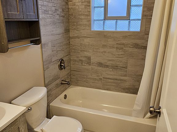 3rd image of 4940 Egandale Ave APT 1W